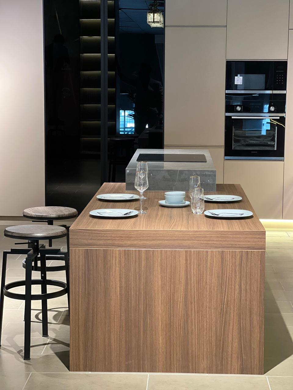 modern kitchen units in Dubai interior design 